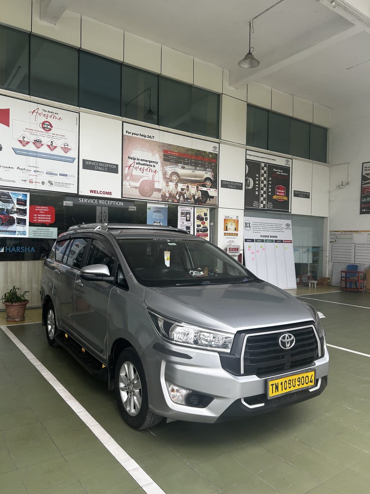 Innova Crysta taxi front view — Magizhunthu Autos & Mobility, Chennai